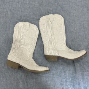 White Faux Snakeskin Cowboy Boots Coconuts by Matisse NWOT